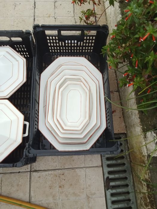 serviço vista alegre várias travessas ,