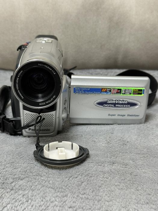 Відеокамера Panasonic VZ17