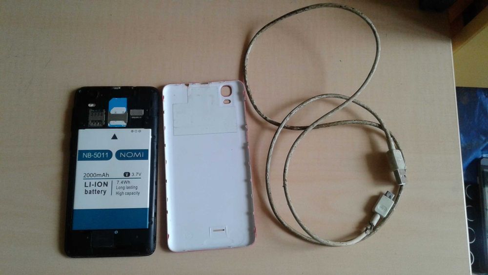 Смартфон Nomi i5011 Evo M1 Dark-Red