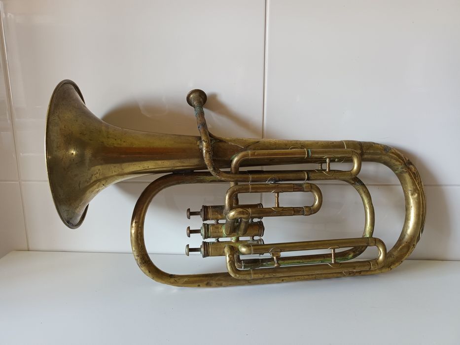 Tuba antiga Couesnon Paris 60cm comprimento