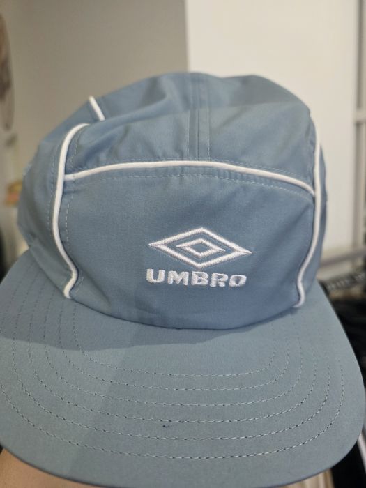Czapka z daszkiem umbro blekitna