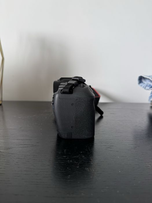 Canon EOS R8 body