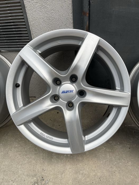 Диски ALUTEC R17 5/114,3 Nissan Renault Infiniti Kia Hyundai Mitsubishi Mazda Toyota