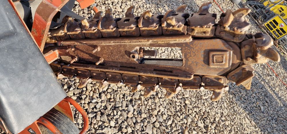 Koparka łańcuchowa ditch witch 1330 napęd hydrauliczny silnik honda