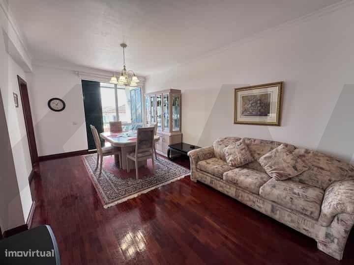 Apartamento T1 Mobilado e Equipado no Centro do Caniço