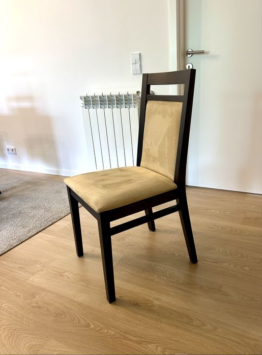 Mesa de Jantar Extensivel com 4 cadeiras