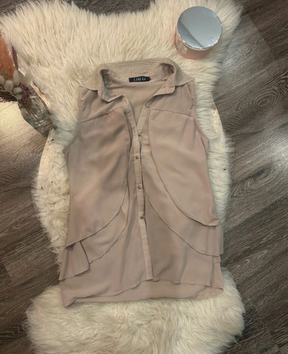 Beżowa koszulowa bluzka bez rękawów