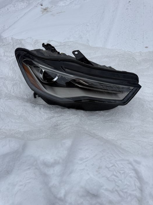 Фара AUDI A6 C7 передню права