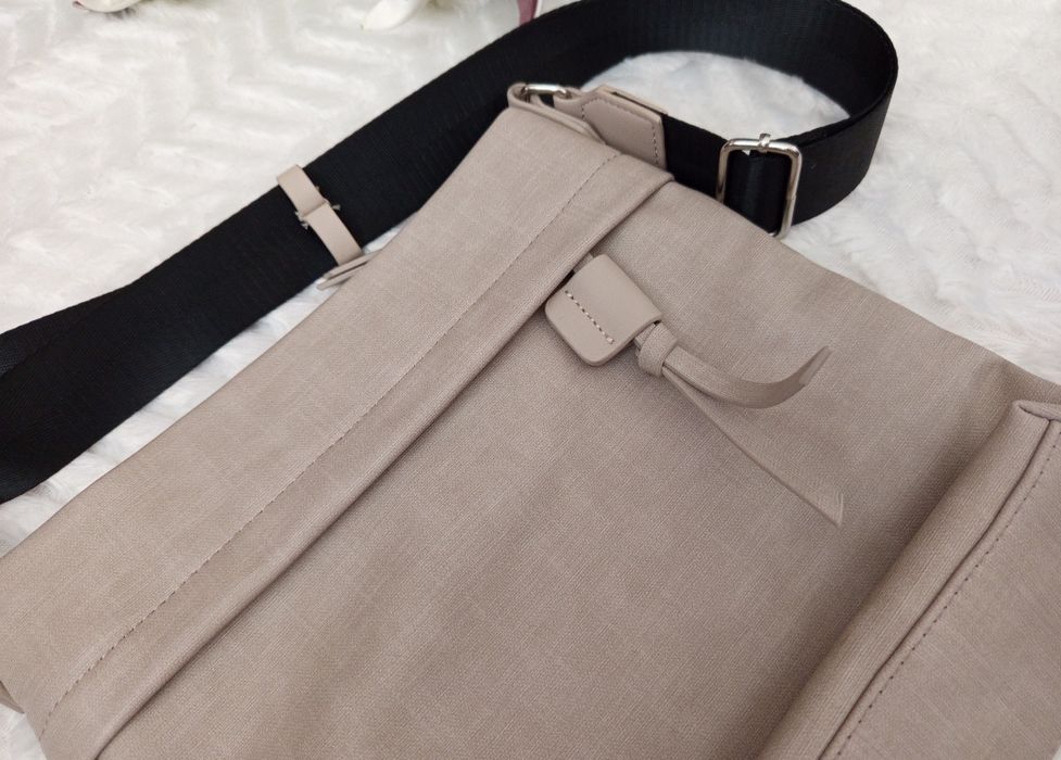 Torebka Gina mała sportowa beż listonoszka na ramię klasyczna skóra