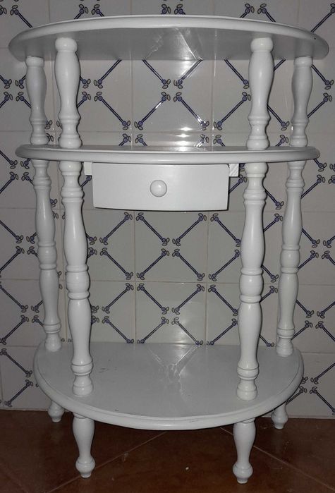 consola antiga em madeira