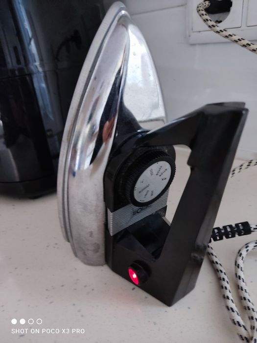 Ferro antigo engomar