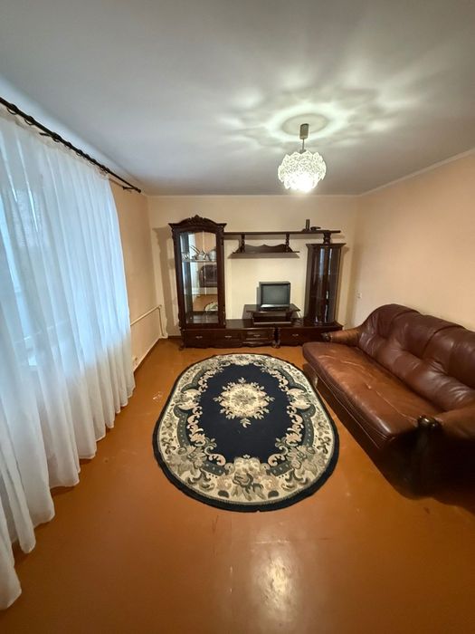 Продам 2к квартиру в центрі