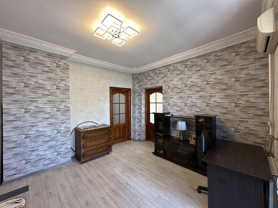 Продаж 3-к квартири в районі площі Маяковського