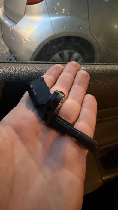 Czujnik ABS Golf 5 V tyl