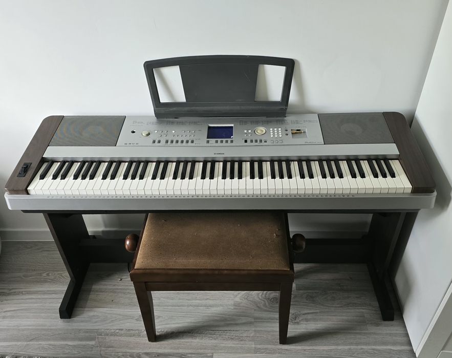 Pianino Yamaha DGX-640 z ważoną klawiaturą