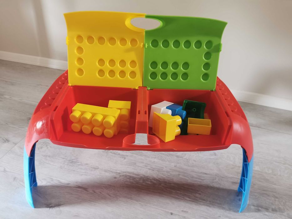Stolik do układania klocków dla dzieci