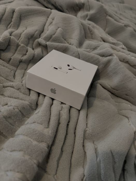 Airpods 3°geração originais e nunca utilizados. Só entrega em mão.