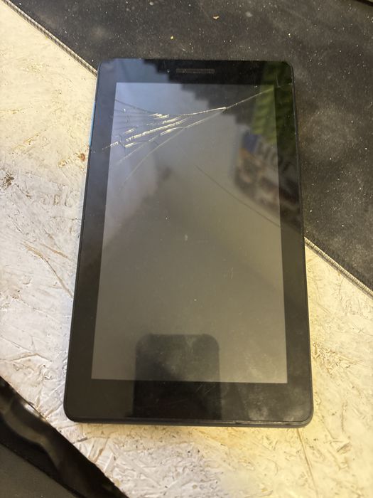 Tablet lenovo  tb 7104i