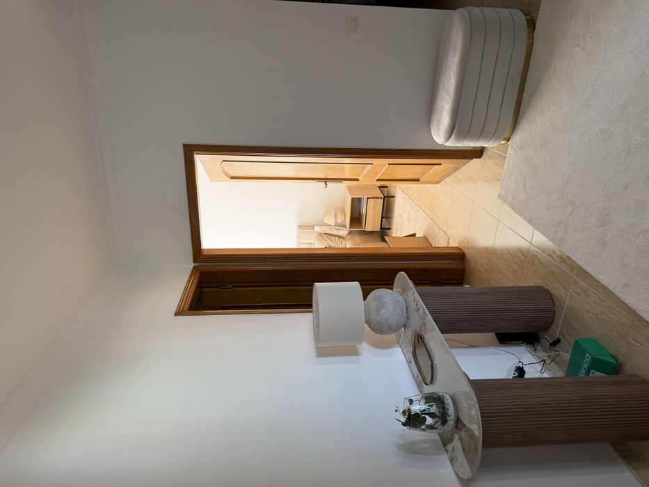 T2 Espaçoso e Totalmente Mobilado -Arrendamento Anual