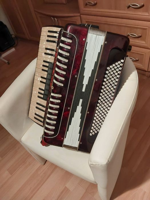 Sprzedam akordeon 120 basów