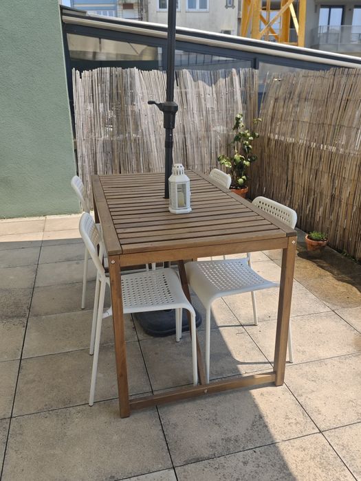 Mesa de exterior IKEA (madeira de acácia)