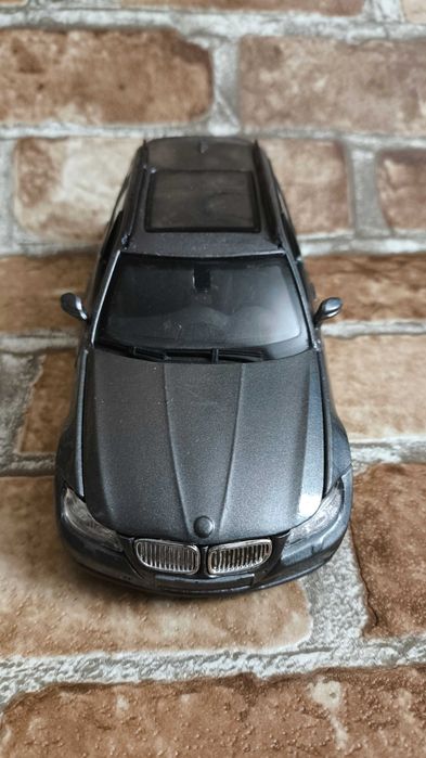 Модель авто BMW S Series Touring 1:24 Bburago
