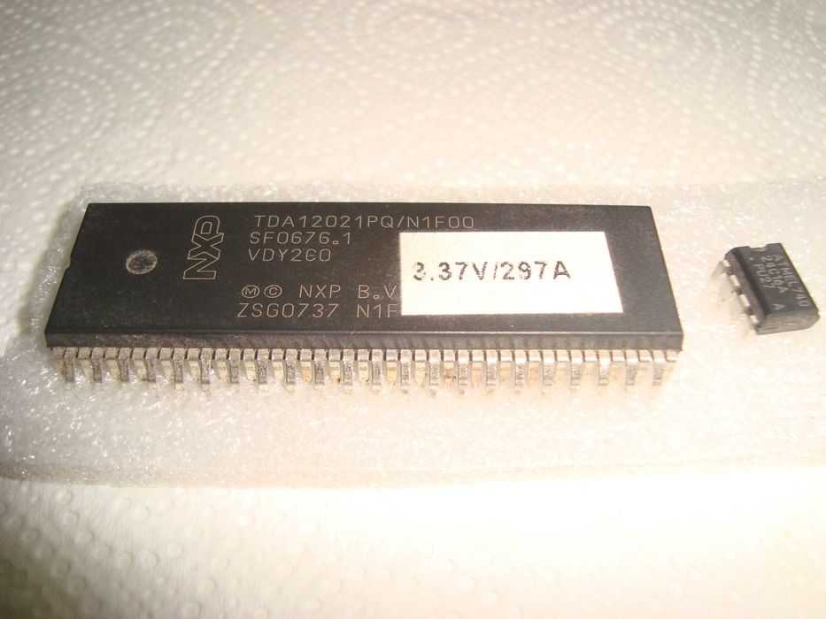 БИС TDA9351PS/N2/2I0851 TDA12021PQ/N1F00 3.37V/297A EAN56991103  LV762