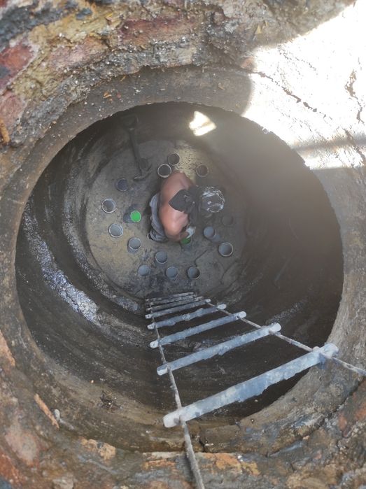 Чистка сливных ям Выгребных ям Септиков ручная чистка Илосос - Послуги ...