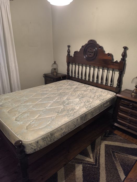 Conjunto Cama e Mesas de Cabeceira