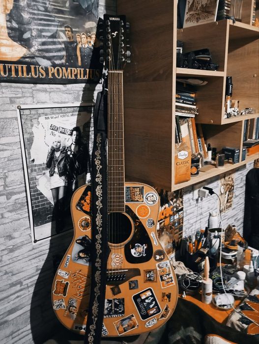 Акустическая 12я гитара YAMAHA FG 720-12