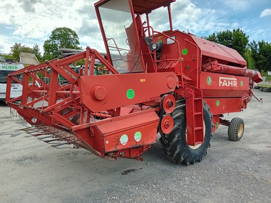 Kombajn zbożowy fahr m 900 deutz z Niemiec  922
