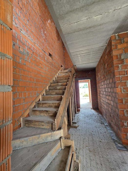 Продаж сучасного дуплексу у Малечковичах