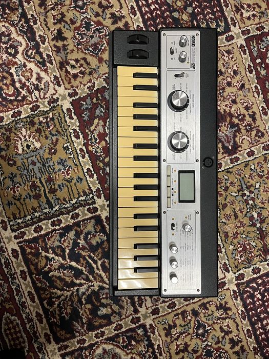 Microkorg XL + transformador + mala de transporte