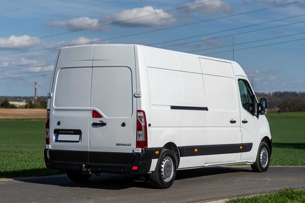 WYPOŻYCZalnia Busów Wynajem Busa Kat. B MASTER MAXI Przeprowadzka