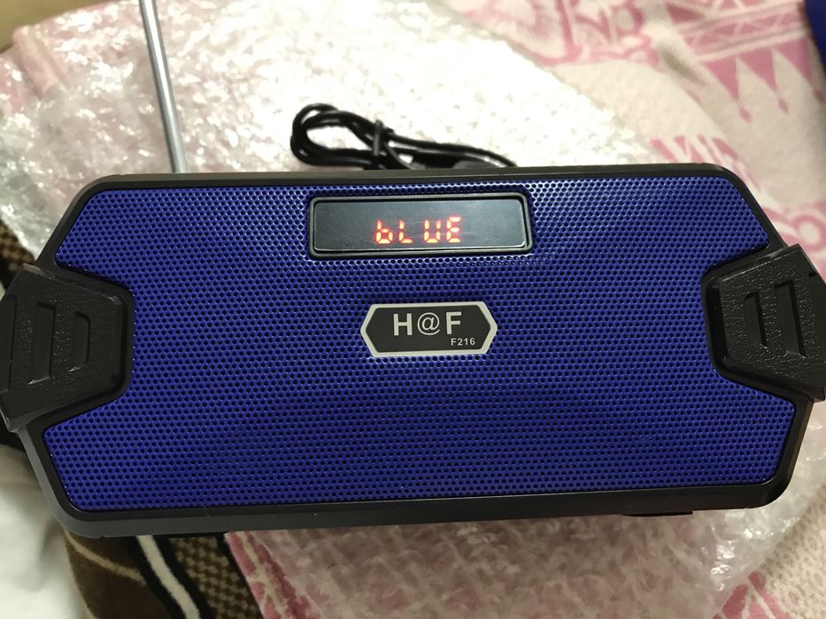 Портативний радіоприймач HF-F216
