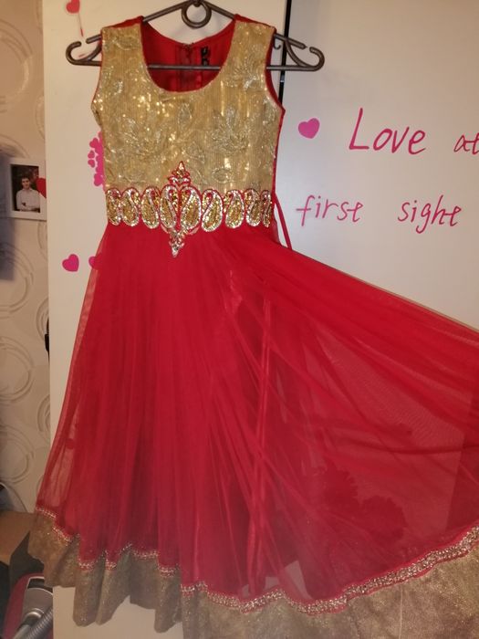 Платье нарядное праздничное 5-7лет