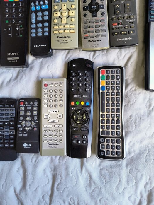 Piloty TV.samsung.Sony.LG.Grunding..