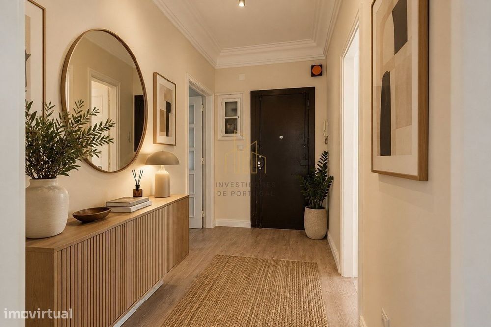 Apartamento T4 Remodelado em Campolide