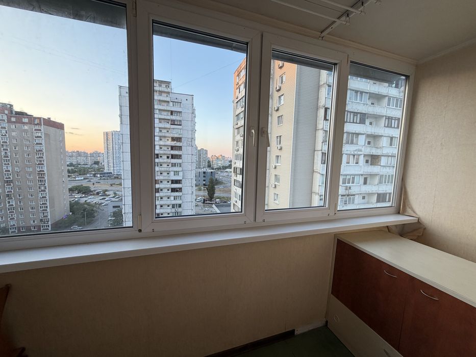 БЕЗ КОМІСІЇ ‼️ Продаж квартири 65м2 Ревуцького 42Б метро Харківська