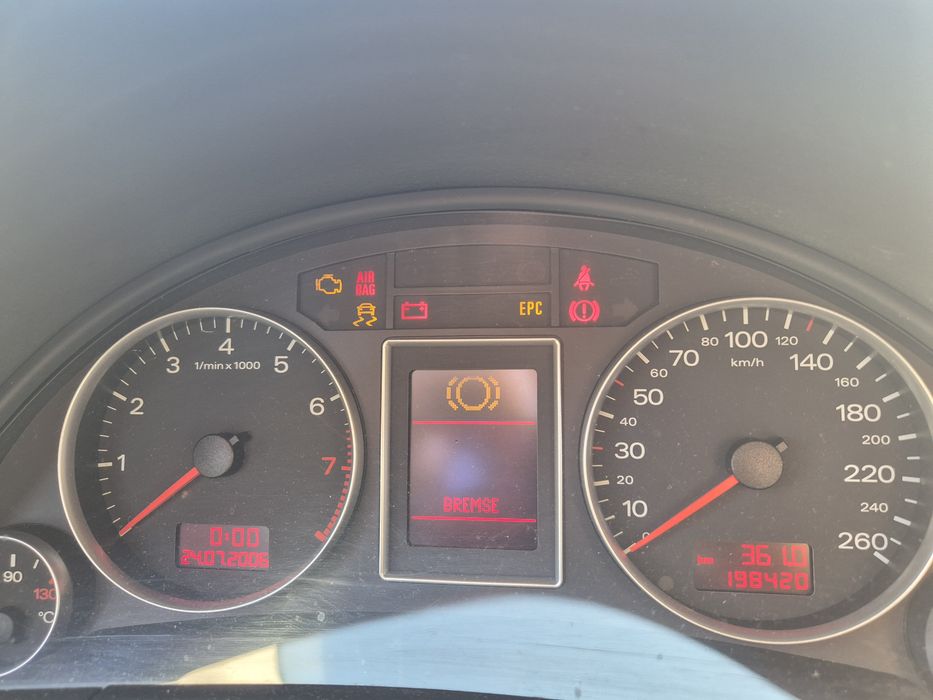Audi a4 b7  uszkodzone