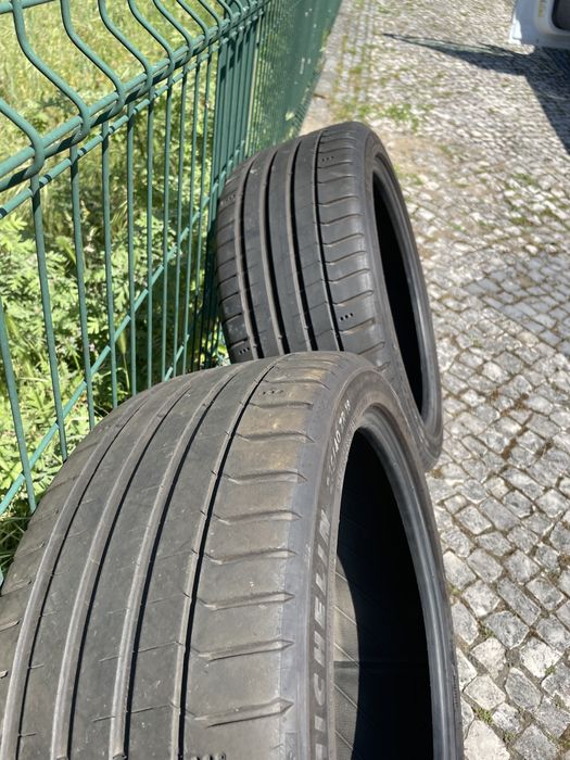 2 Pneus Michelin 235/40 Z R18