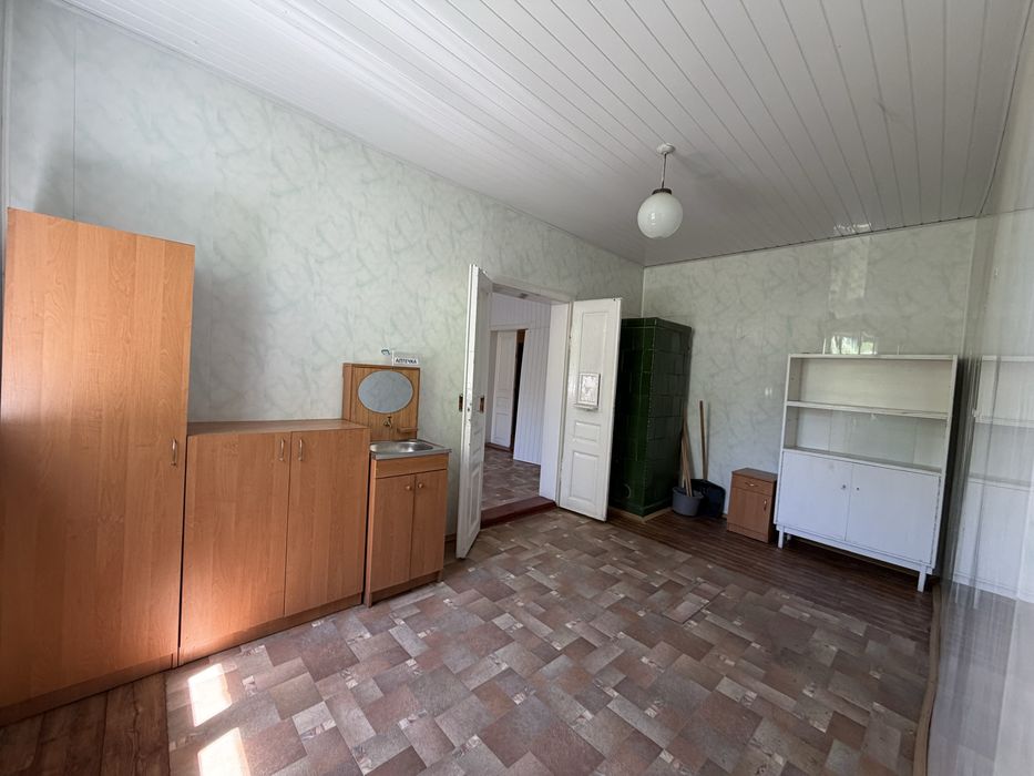 Продаж аптеки та однокімнатної квартири в одному приміщенні (с. Банилів)