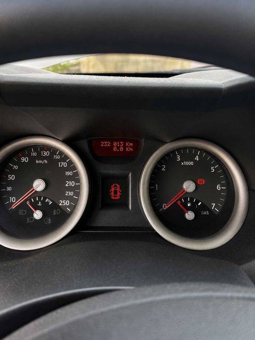 Renault Mégane II 1.5 dCi 2003 | Para Reparar | Interior Excelente