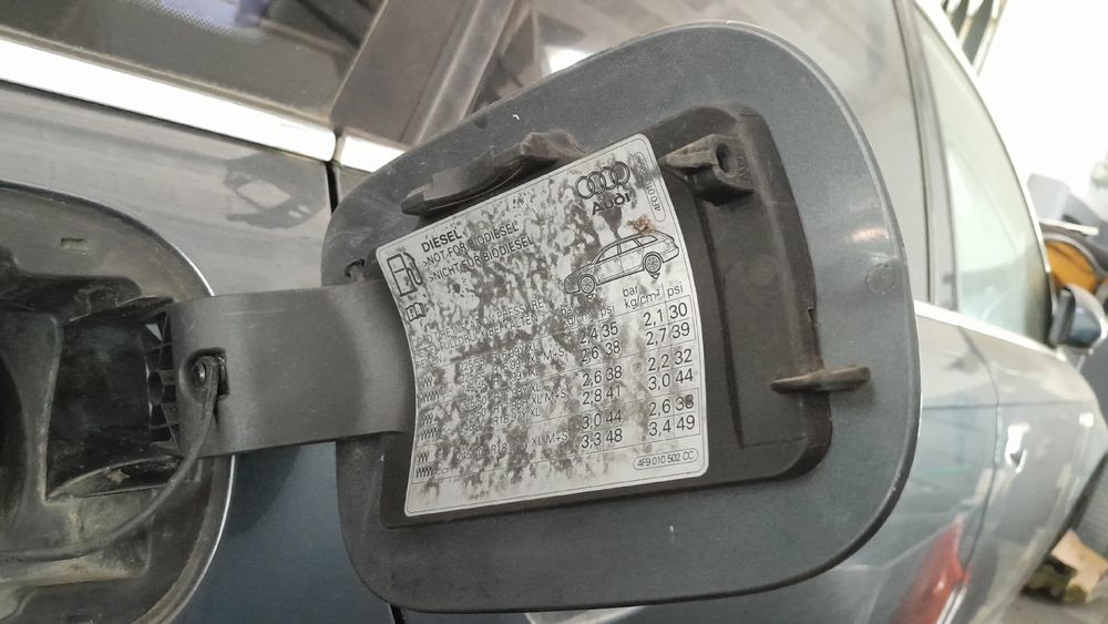 Tampa depósito combustível AUDI A6 Avant (4F5, C6)