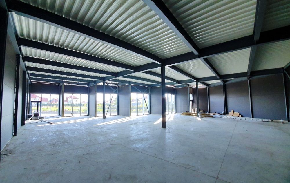 Оренда окремого фасадного приміщення з парковкою, вул.Б.Хмельницького