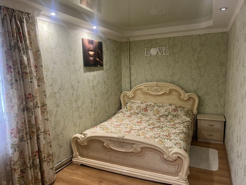 Гарна 2х кімнатна квартира навпроти лікарні Святого Лу