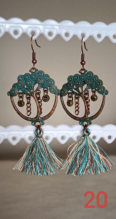 Brincos novos diversos