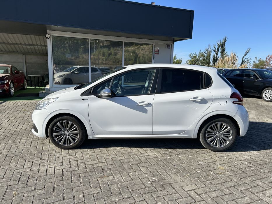 Peugeot 208 1.6 HDI - 120 mil kms Nacional