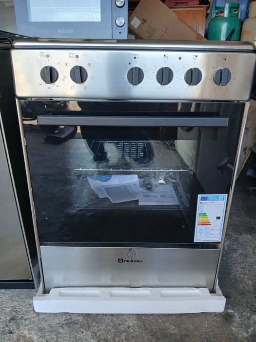 Vendo fogão Meireles eléctrico, vitrocerâmica.  Nunca usado.