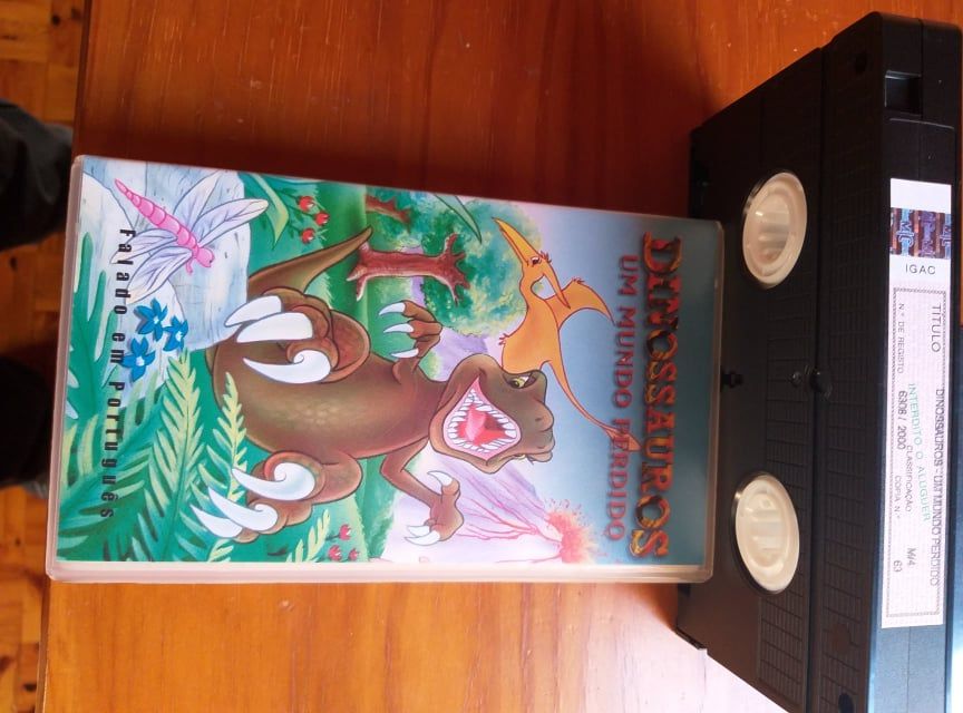 VHS Dinossauros-Um mundo perdido
